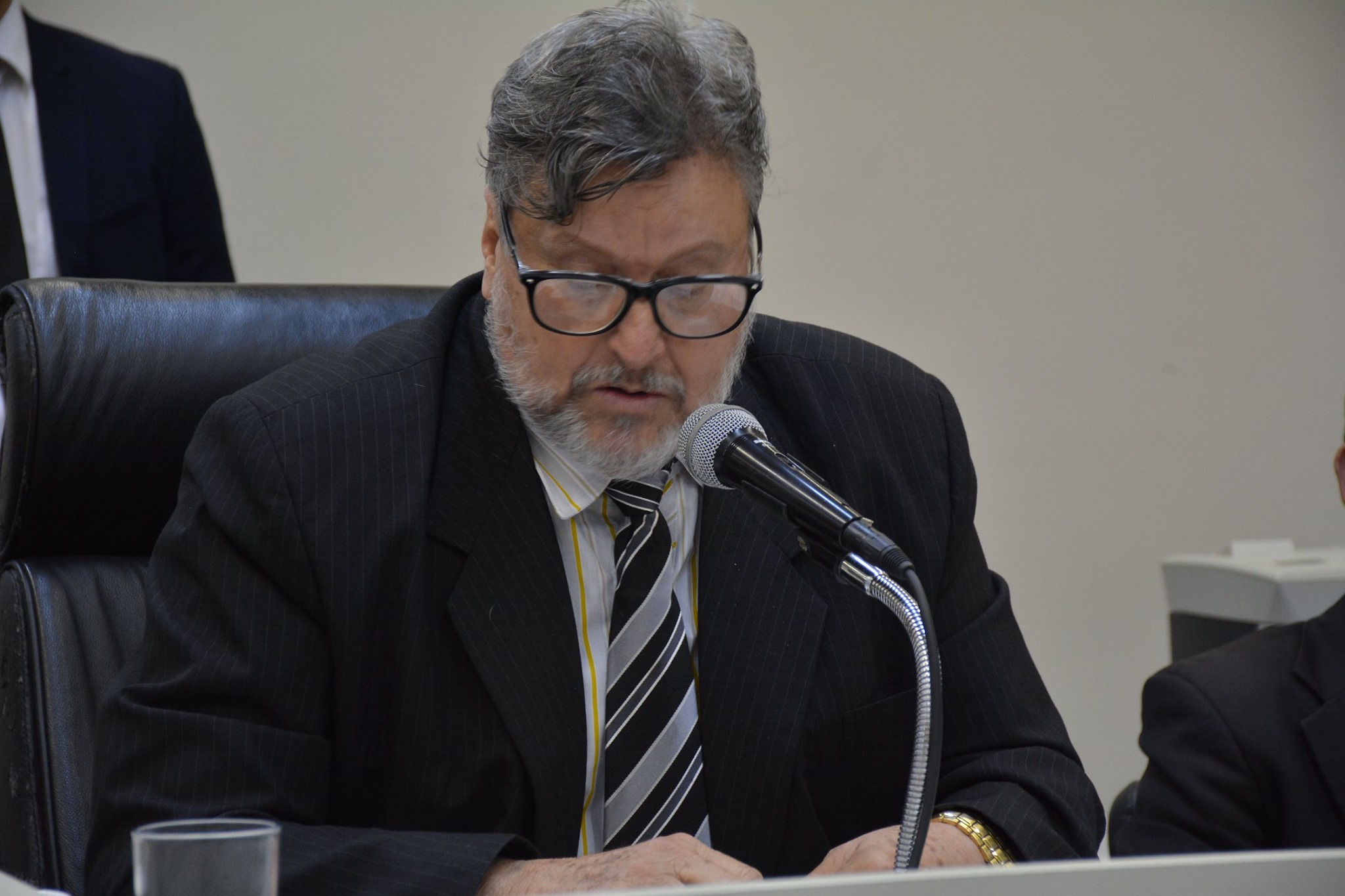 Câmara de GV faz leitura de relatório final da CPI Valadarense/Mobi
