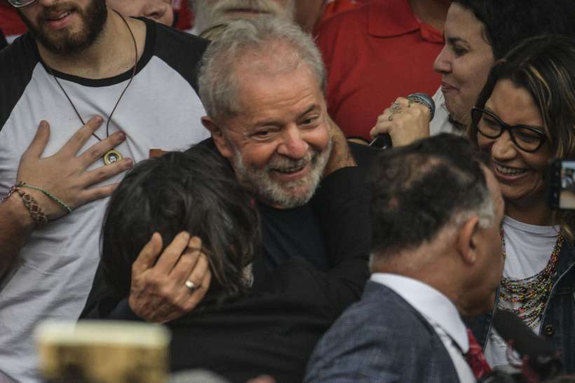 Lula sai da prisão criticando ”lado podre” de MP, Justiça e PF