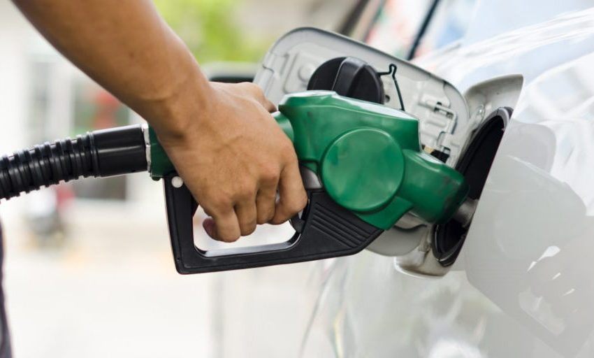  Petrobras aumenta em 4% preço da gasolina nas refinarias