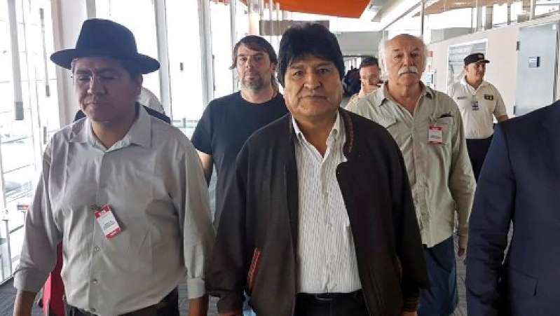 Bolívia anuncia novas eleições para o dia 3 de maio