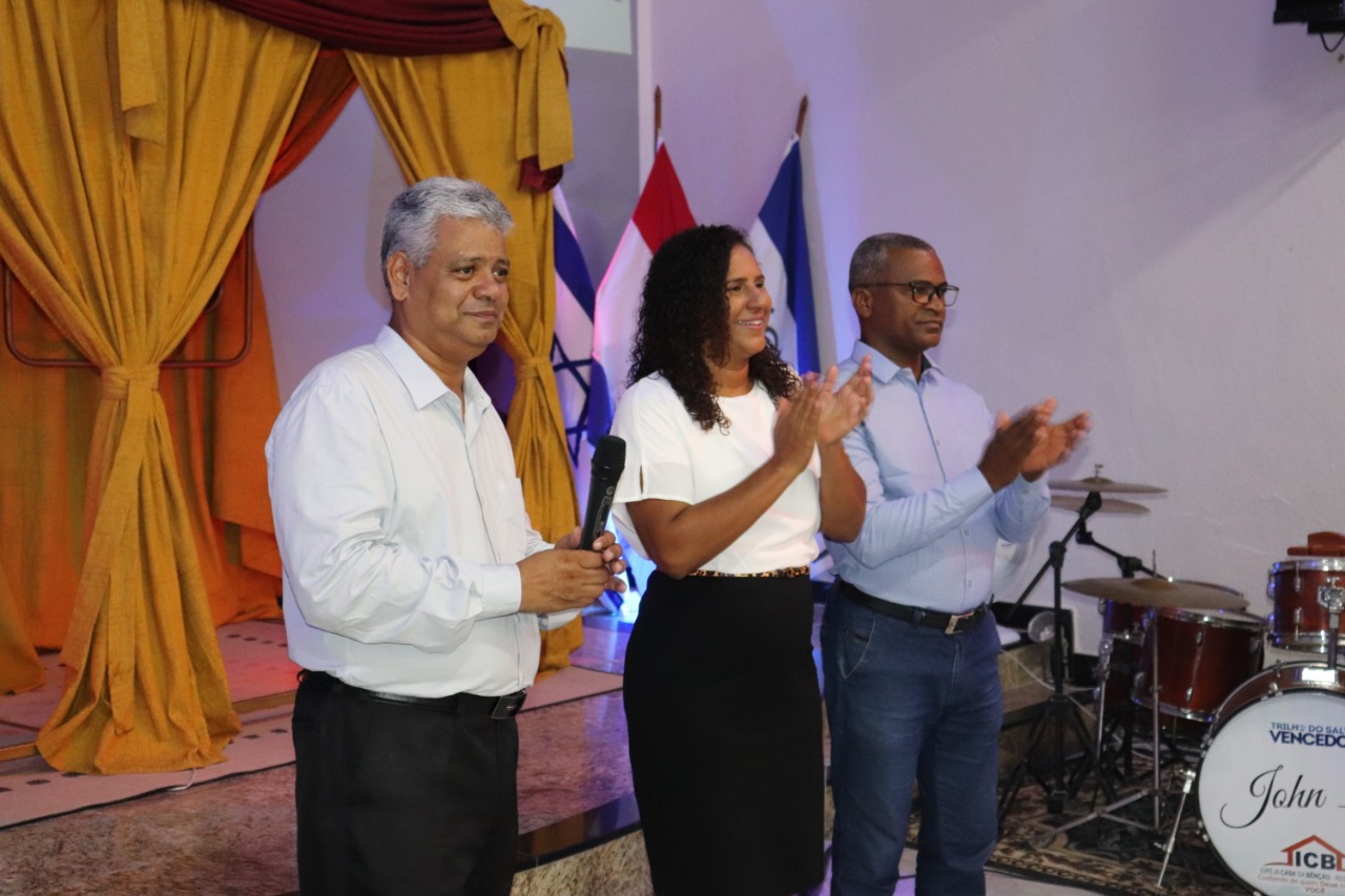 Vice Governadora do ES visita Minas e prestigia   evento  de Igreja Evangélica   em Resplendor