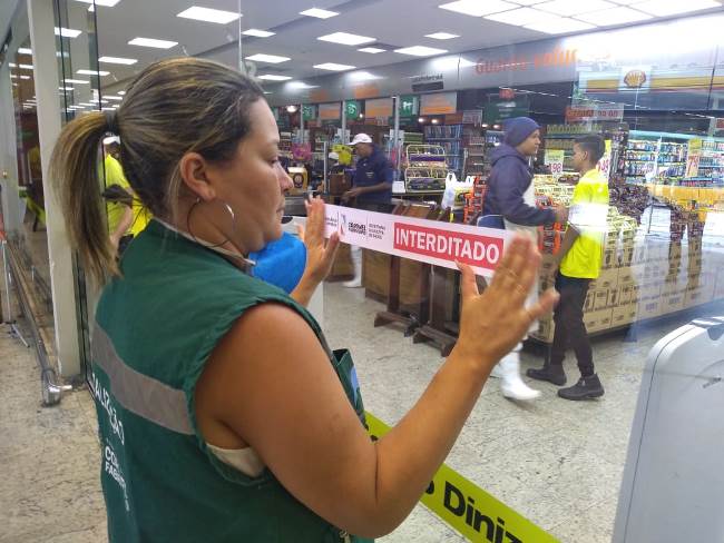 Prefeitura de Coronel Fabriciano lacrou as portas do Supermercado Coelho Diniz no município