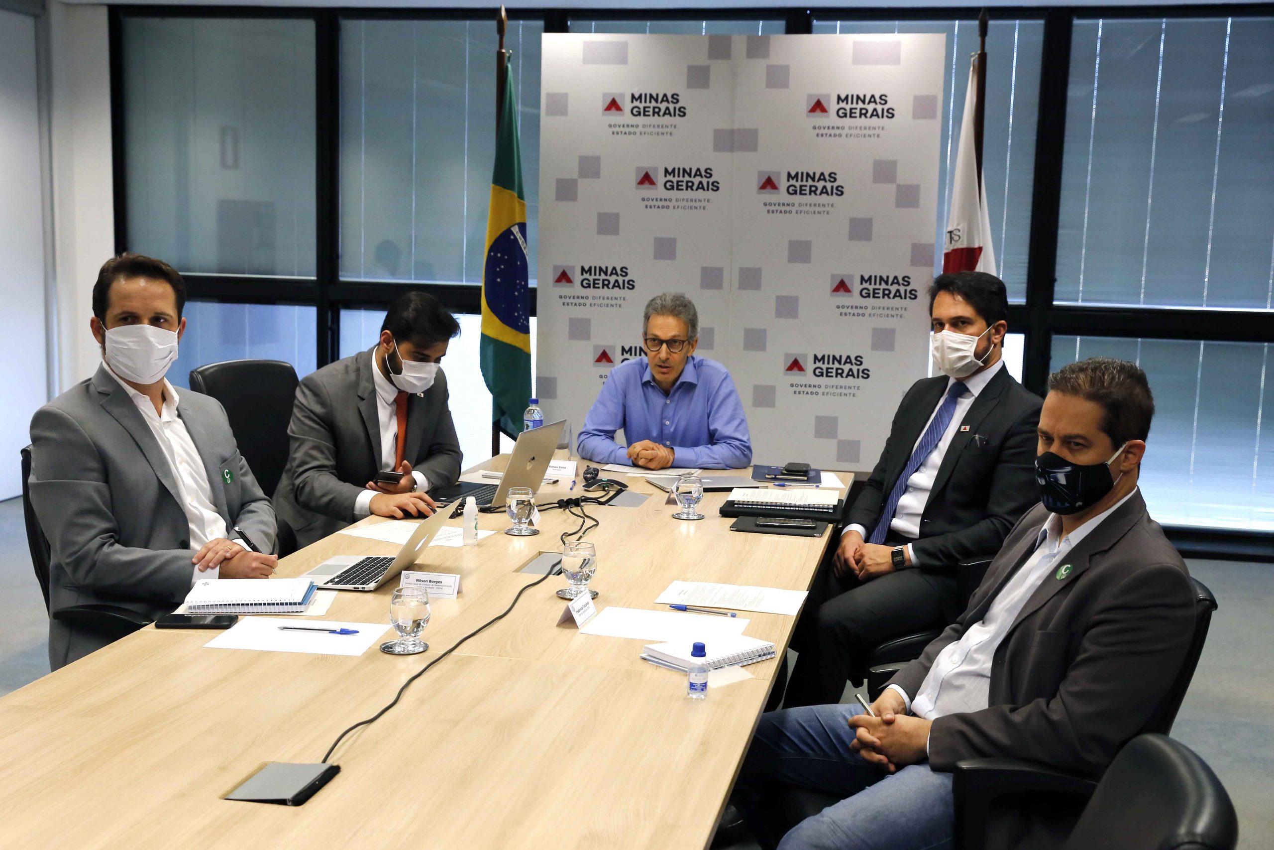 Governo de Minas discute plano de desenvolvimento dos Vales Rio Doce  Jequitinhonha e Mucuri