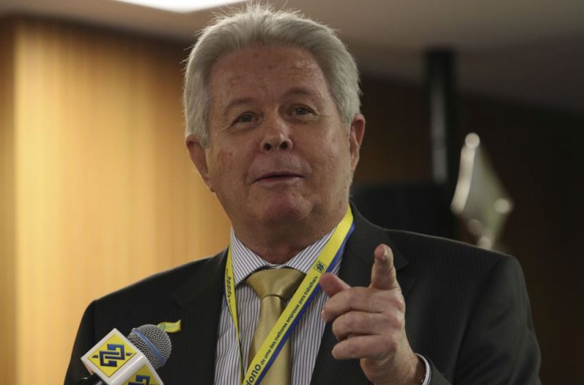  Presidente do Banco do Brasil pede demissão do cargo