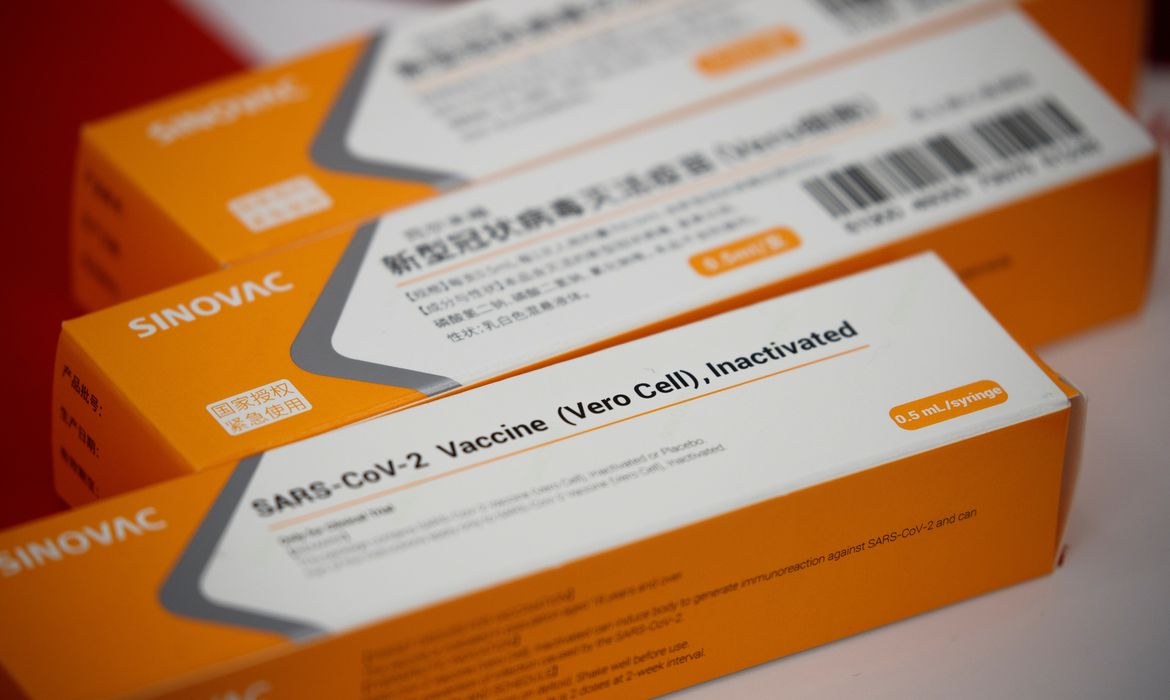 MS confirma compra de mais 54 milhões de doses da CoronaVac