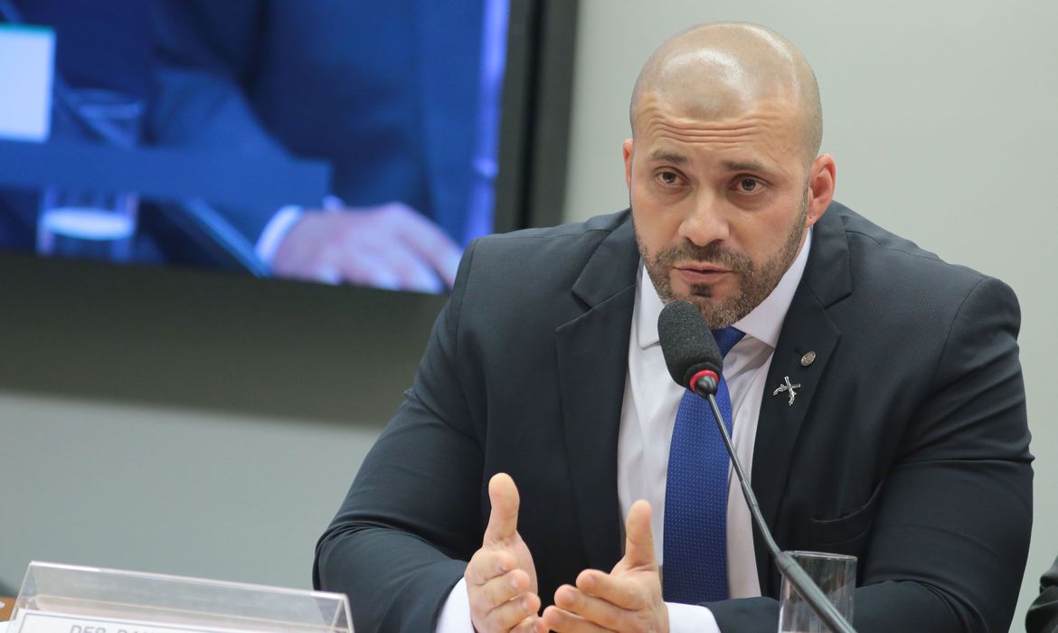 Deputado federal Daniel da Silveira (PSL) é solto por Alexandre de Moraes