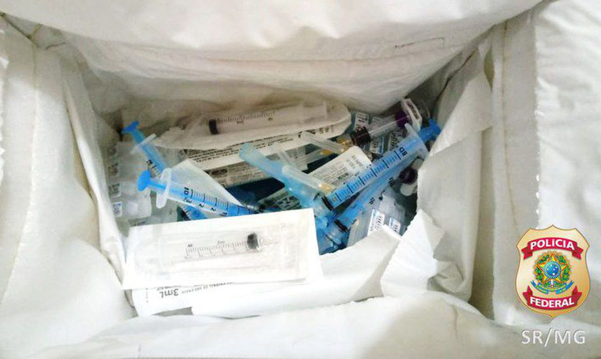 PF pede que empresários façam testes de HIV após suspeita de seringa reutilizada