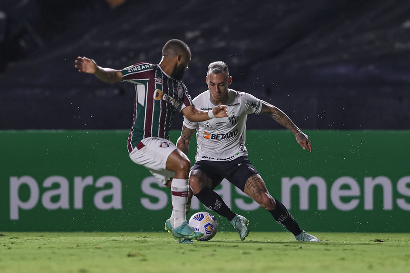 Galo empata com Fluminense e amplia vantagem na liderança
