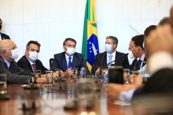 Bolsonaro entrega MP do novo Bolsa Família à Câmara dos Deputados