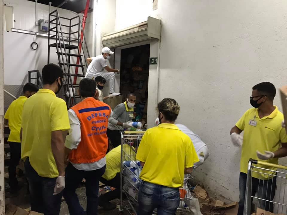 Desabamento em supermercado vitima sete pessoas em Valadares