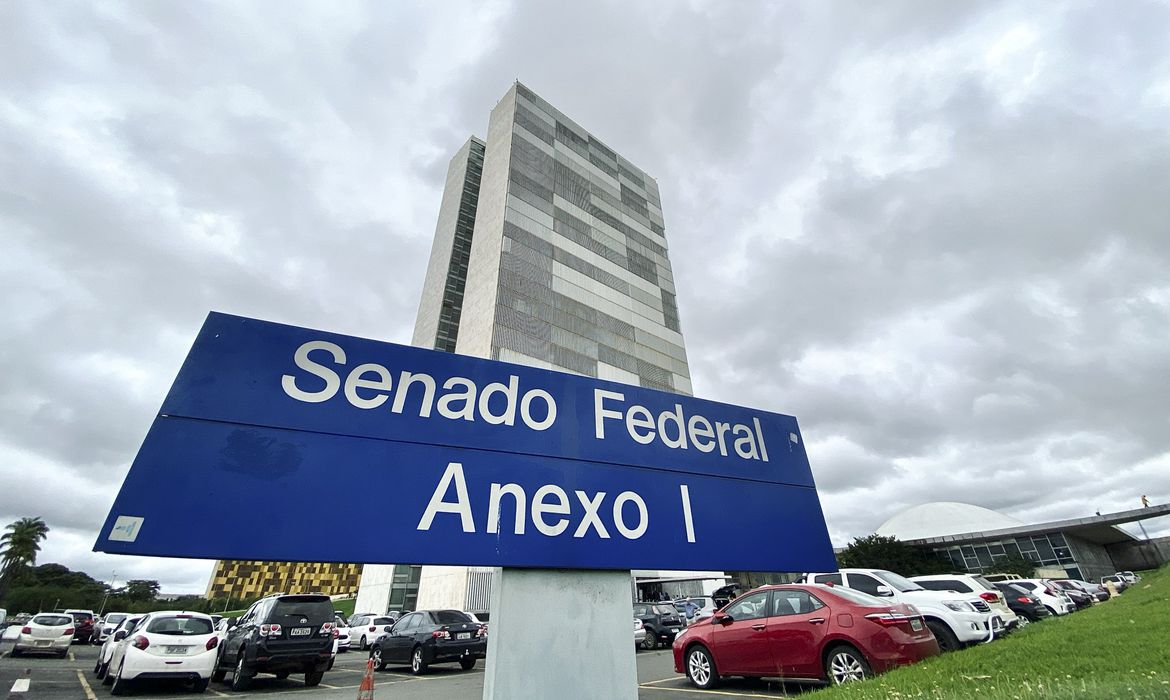 Planalto deve entregar pedidos de impeachment de ministros do STF hoje