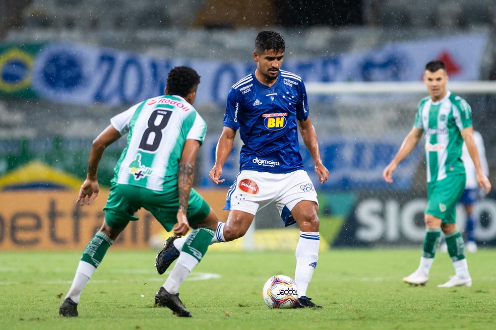 Ramon destaca empenho de todo o time do Cruzeiro para melhora defensiva