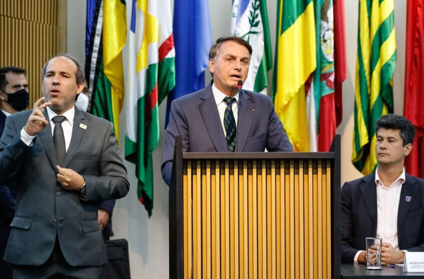  Bolsonaro sobre inquérito do STF: “Antídoto não está dentro das quatro linhas da Constituição