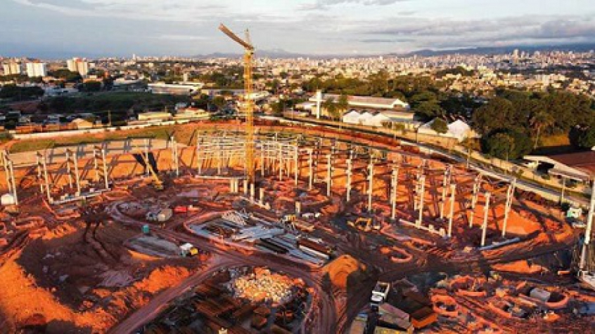 Vídeo: A evolução dos 500 dias de obras do estádio do Galo