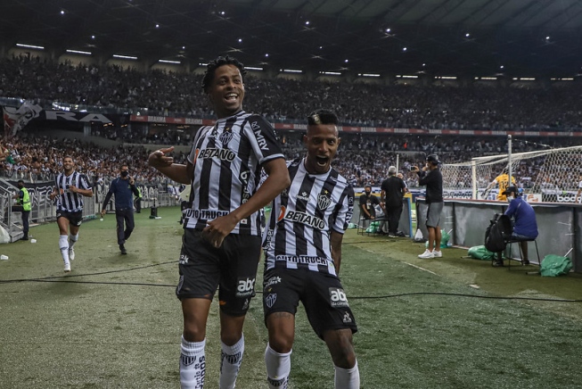Atlético vence o Corinthians e fica mais perto do título