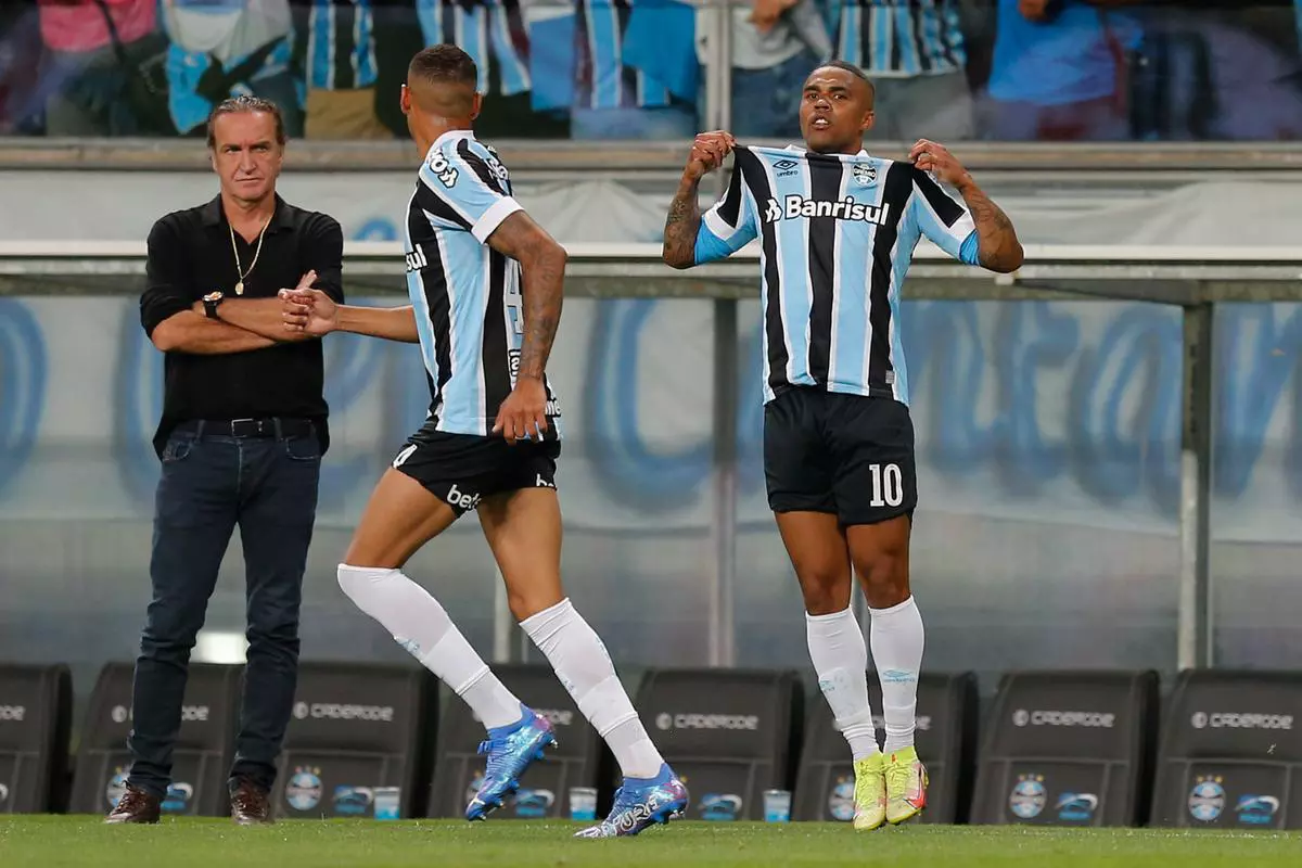 Com reservas, Galo é derrotado pelo Grêmio na última rodada