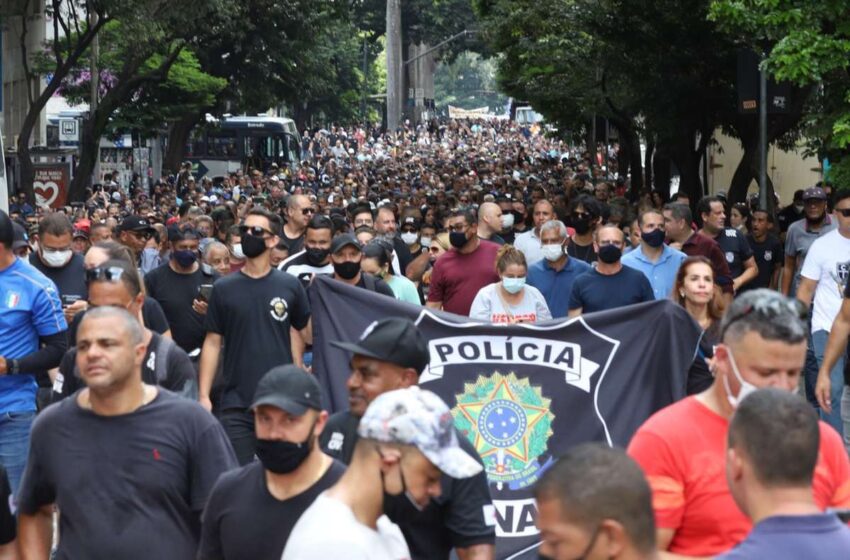  Servidores da segurança pública entram em greve em Minas Gerais