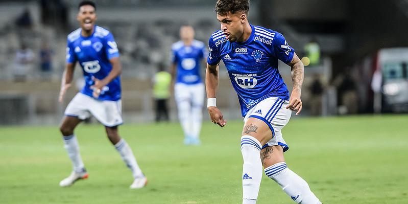  Daniel Júnior celebra bom momento no Cruzeiro: ‘tudo é muito gratificante’