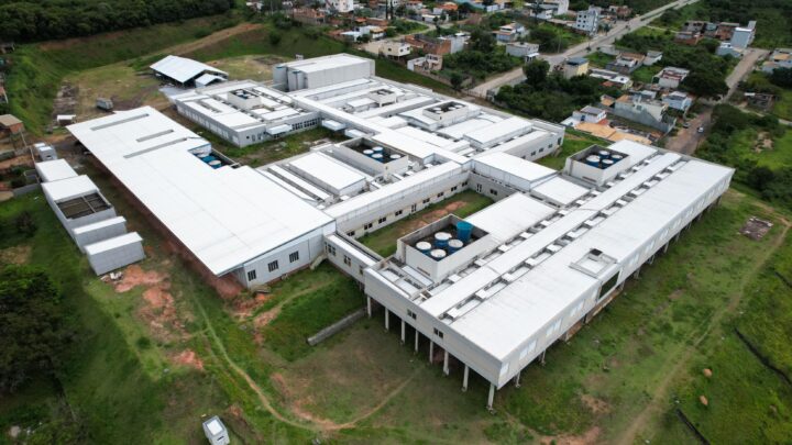 Governador assina ordem de início das obras do Hospital Regional de Divinópolis