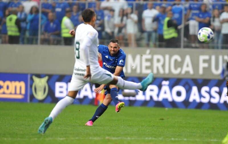 Cruzeiro perde em casa para o Goiás pelo Campeonato Brasileiro e irrita a torcida