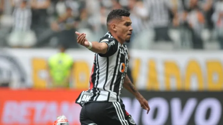 Galo bate Santos na inauguração da Arena MRV, Paulinho brilha com dois gols