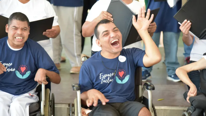 Contagem promove Desfile Inclusivo com mais de 80 pessoas com deficiência na passarela