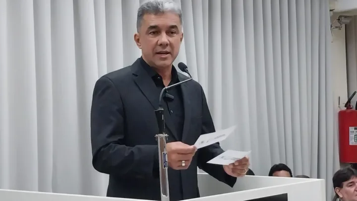 Wallace Barreto recebe Título Honorífico Cidadão Valadarense
