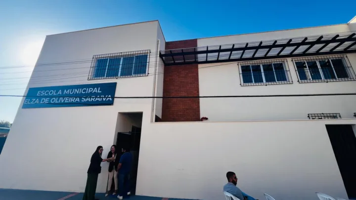 Governo inaugura escola construída com recursos do projeto Mãos Dadas em Juatuba